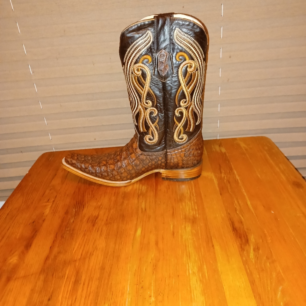 Boots - Picture 6 of 6